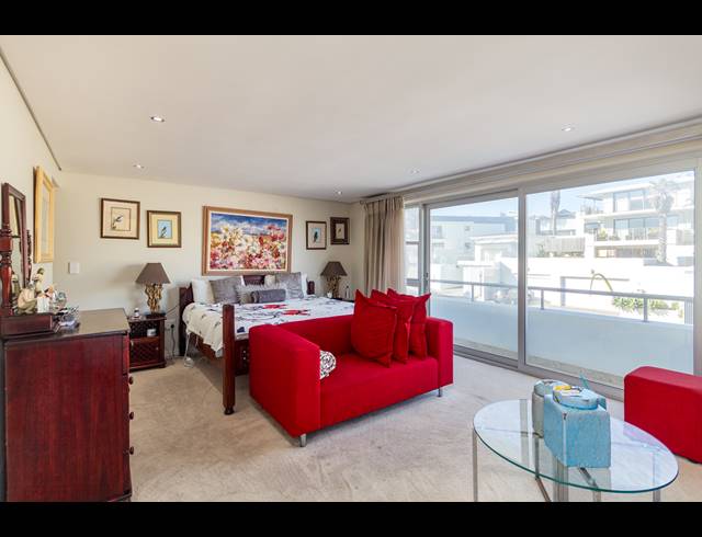6 BEDROOM HOUSE FOR SALE IN BLOUBERGSTRAND